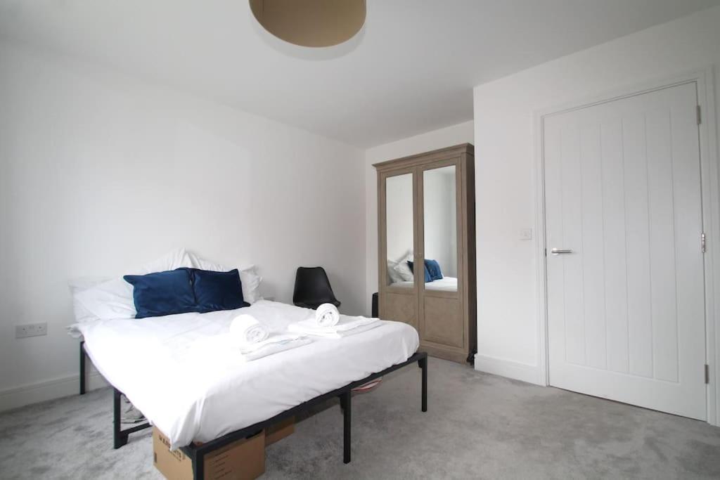 브룸필드 Beaulieu Park - Sleeps 10 - Chelmsford 빌라 외부 사진