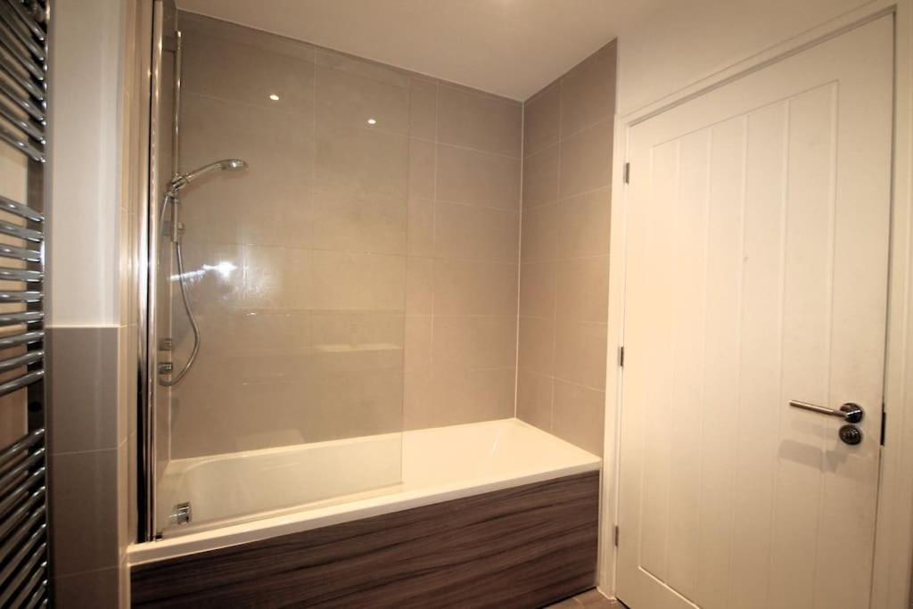 브룸필드 Beaulieu Park - Sleeps 10 - Chelmsford 빌라 외부 사진